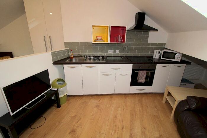 Studio To Rent In Fylde Road, Flat, Preston, Lancashire, PR1