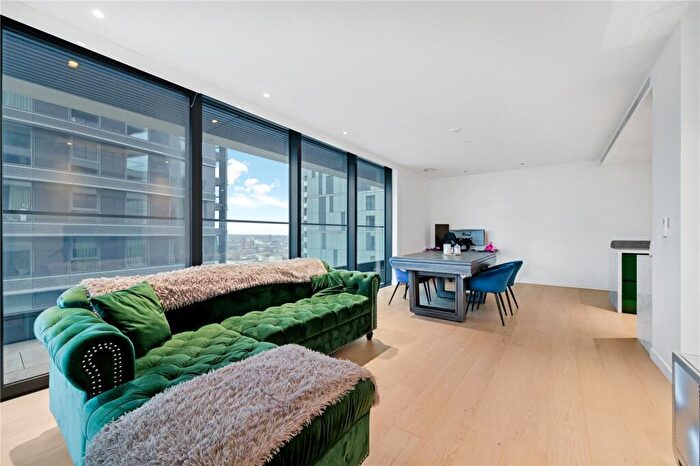 2 Bedroom Apartment To Rent In Wards Place, London, E14