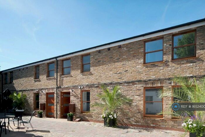 2 Bedroom End Of Terrace House To Rent In London, London, SW11