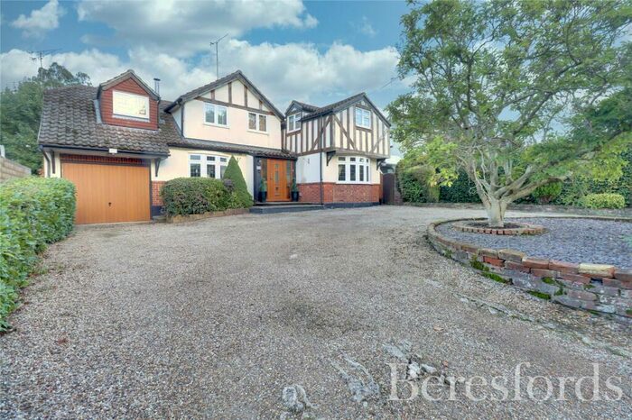 4 Bedroom Detached House For Sale In Rayleigh Road, Hutton, CM13