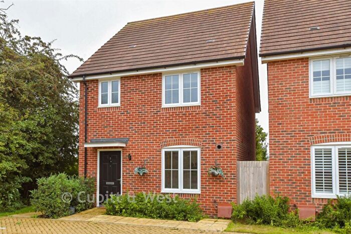 3 Bedroom Detached House For Sale In Newell Crescent, Aldingbourne, Chichester, West Sussex, PO20