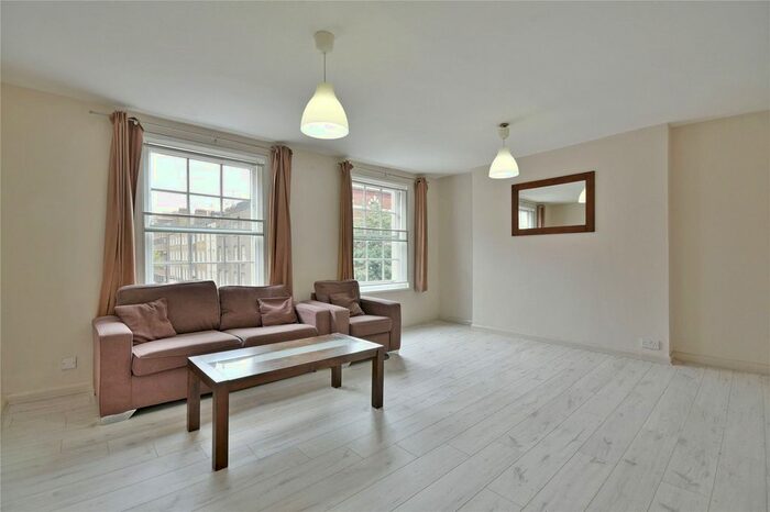 3 Bedroom Flat To Rent In Leigh Street, St. Pancras, WC1H