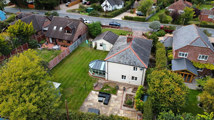 4 Bedroom Detached House For Sale In Picket Piece, Andover, SP11