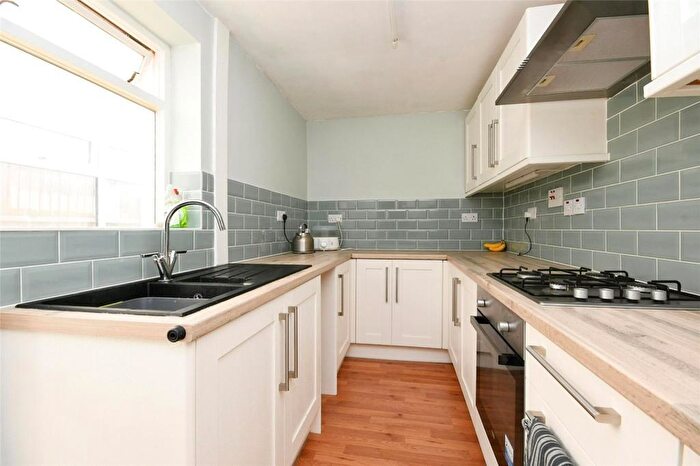 2 Bedroom Semi Detached House To Rent In Lawn Road, Sutton-In-Ashfield, NG17