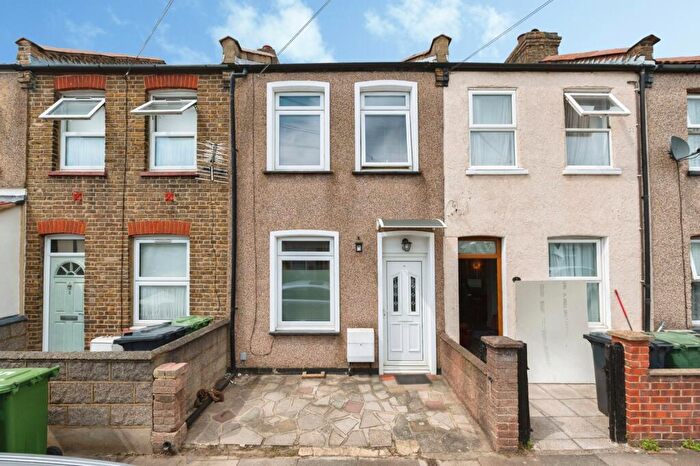 3 Bedroom Terraced House For Sale In Barham Road, Dartford, Kent, DA1