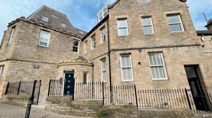 3 Bedroom Flat To Rent In Anderson Court, Burnopfield, Newcastle Upon Tyne, NE16