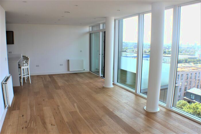3 Bedroom Flat To Rent In Peartree Way, London, SE10