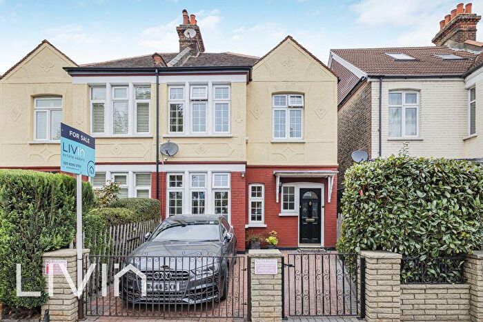 3 Bedroom House For Sale In Brigstock Road, Thornton Heath, CR7