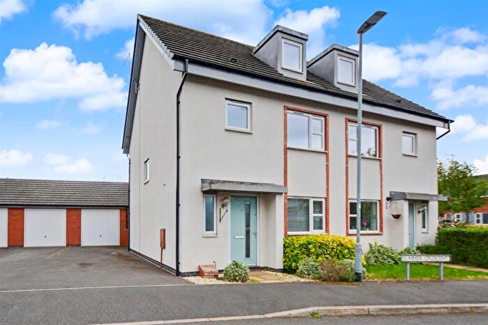 4 Bedroom Semi-Detached House For Sale In Summer Crescent, Beeston, NG9