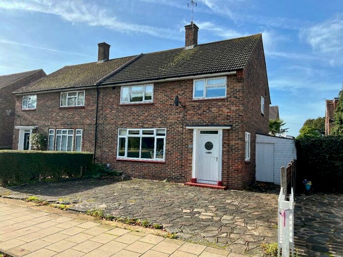 4 Bedroom Semi-Detached House To Rent In Gooshays Drive, Romford, RM3