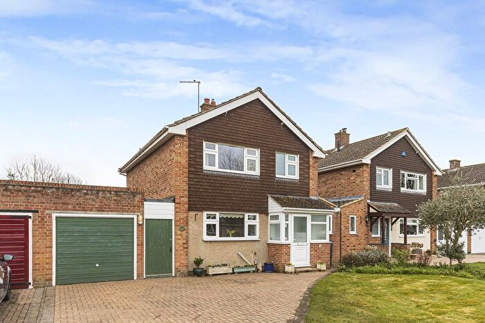 3 Bedroom Link Detached House For Sale In Mayfield Avenue, Wantage, OX12