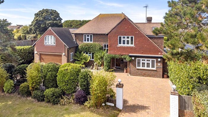 6 Bedroom Detached House For Sale In Pigeonhouse Lane, Rustington, BN16