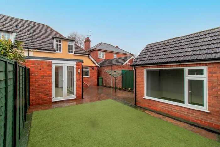 2 Bedroom End Of Terrace House To Rent In High Street, Gosberton, PE11