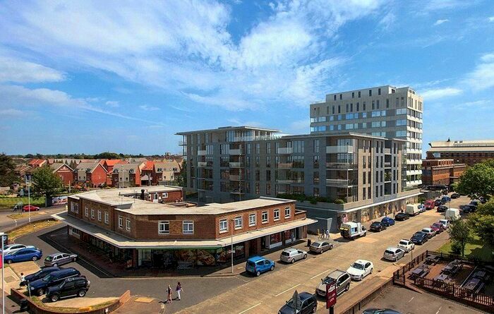 2 Bedroom Flat To Rent In The Causeway, Goring-By-Sea, Worthing, West Sussex, BN12