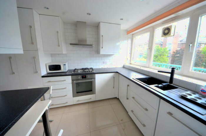 3 Bedroom Apartment To Rent In Ritson House, Caledonian Road, London, N1
