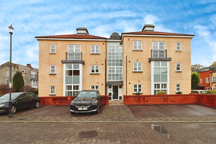 2 Bedroom Flat For Sale In Strathearn Drive, Westbury-on-Trym, Bristol, Somerset, BS10