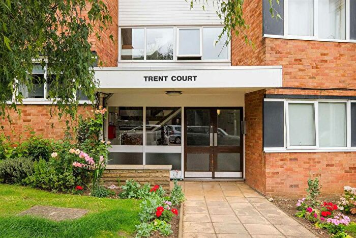 2 Bedroom Flat For Sale In Trent Court, New Wanstead, E11