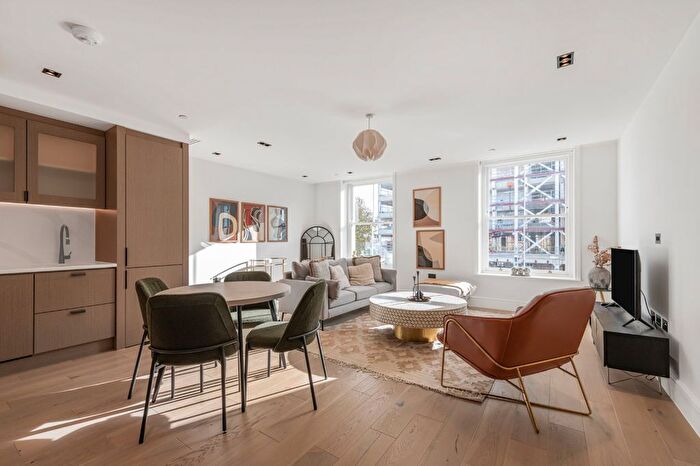 2 Bedroom Flat To Rent In Pembridge Gardens, Notting Hill, London, W2