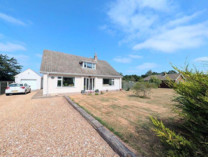 4 Bedroom Detached Bungalow For Sale In Saltfleet Road, Theddlethorpe, LN12