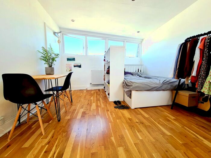 Studio To Rent In Mayton Street, London, N7