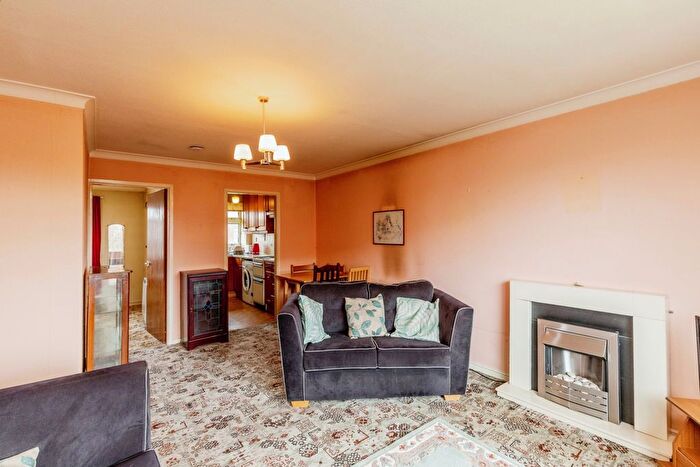 1 Bedroom Flat For Sale In Cresswell Close, Weston-Super-Mare, Somerset, BS22
