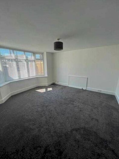 2 Bedroom Flat To Rent In Southlea Avenue, Southbourne, Bournemouth, BH6