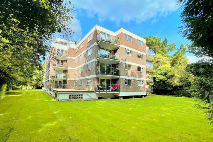 2 Bedroom Flat To Rent In Bournemouth, BH1