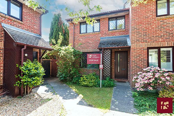 3 Bedroom End Terrace House For Sale In Oleander Close, Heathlake Park, Crowthorne, Berkshire, RG45