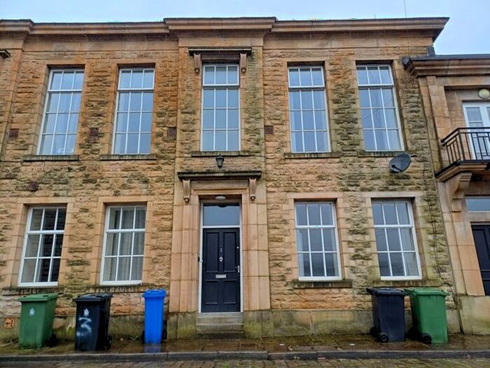 3 Bedroom Town House To Rent In Rose Bank Street, Bacup, OL13