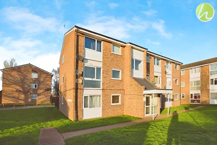 2 Bedroom Flat To Rent In Queen Mary Avenue, East Tilbury, RM18