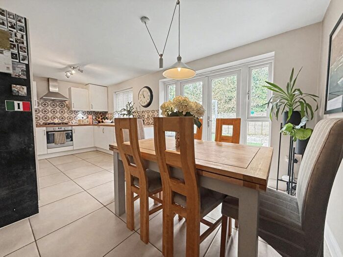 4 Bedroom Semi Detached House For Sale In Greycing Street, Swindon, SN25