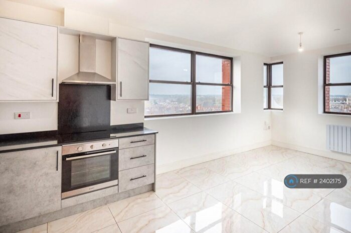 2 Bedroom Flat To Rent In Farnsby Street, Swindon, SN1