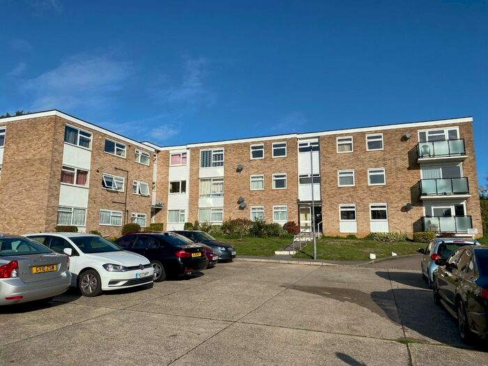 2 Bedroom Flat To Rent In Patching Hall Lane, Chelmsford, CM1
