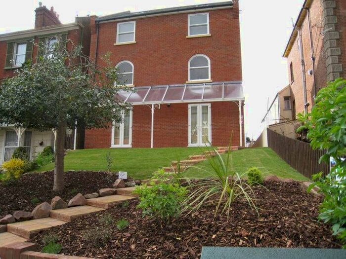 2 Bedroom Flat To Rent In Old Tiverton Road, Exeter, EX4