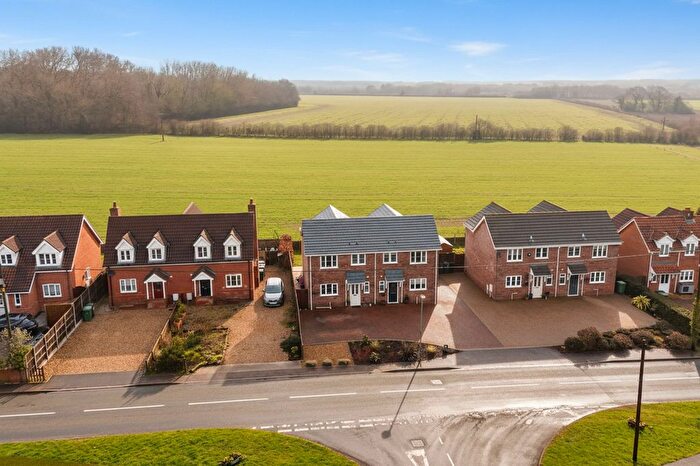 3 Bedroom Semi-Detached House For Sale In The Street, Ashwellthorpe, Norwich, NR16