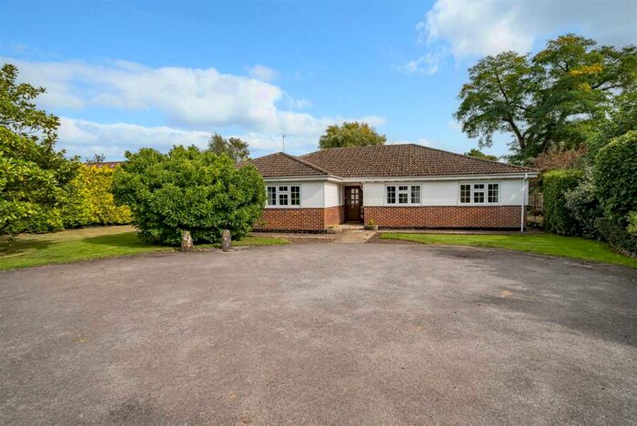 3 Bedroom Detached Bungalow To Rent In Frog Lane, Titchfield Village, PO14