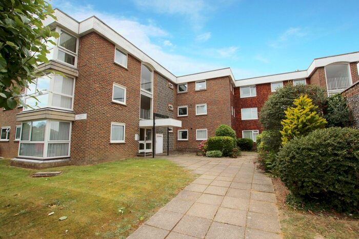 2 Bedroom Flat To Rent In Meadowside Court, Goring Street, Worthing, West Sussex BN12