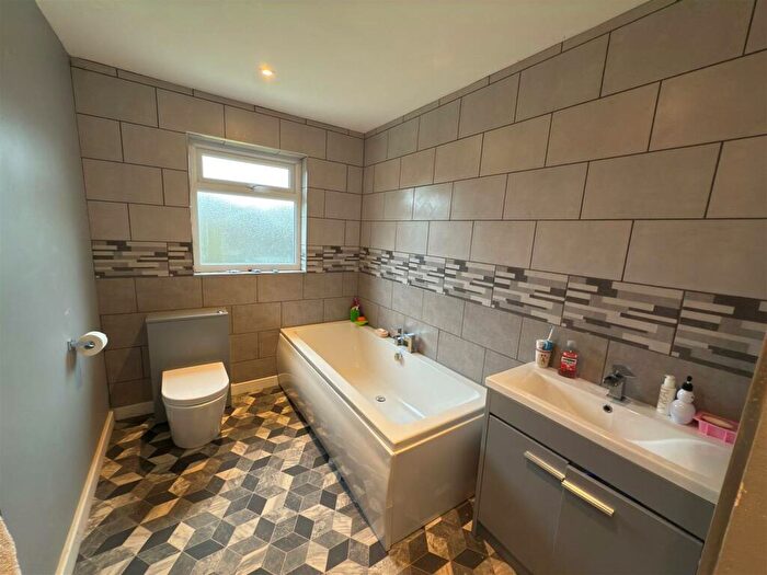 4 Bedroom Detached Bungalow For Sale In Freshwater Bay, Isle Of Wight, PO40