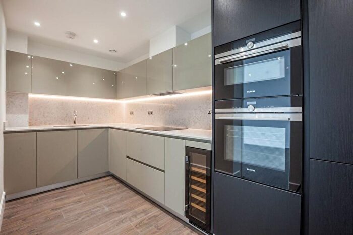2 Bedroom Flat To Rent In Goodmans Field, Aldgate, London, E1