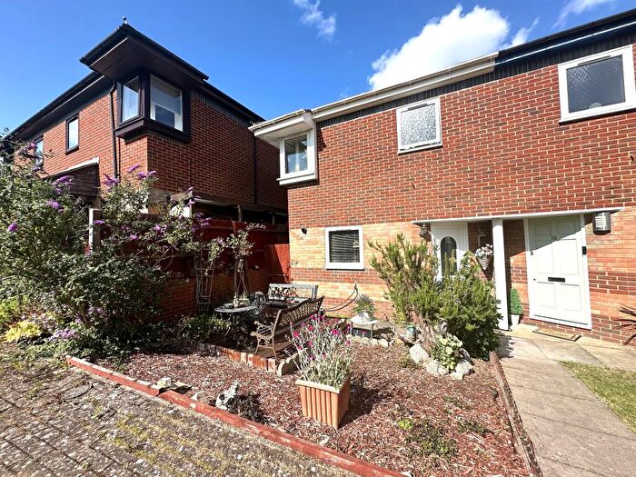 3 Bedroom Semi-Detached House For Sale In Ellesborough Grove, Two Mile Ash, Milton Keynes, MK8