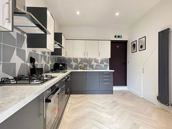 1 Bedroom Studio To Rent In Clarendon Road, Luton, Bedfordshire, LU2