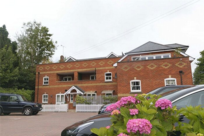 2 Bedroom Flat To Rent In School Hill, Wrecclesham, Farnham, Surrey, GU10