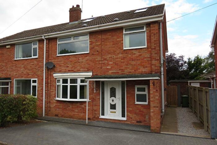 3 Bedroom Semi-Detached House To Rent In Kirk Rise, Kirkella, Hull, HU10