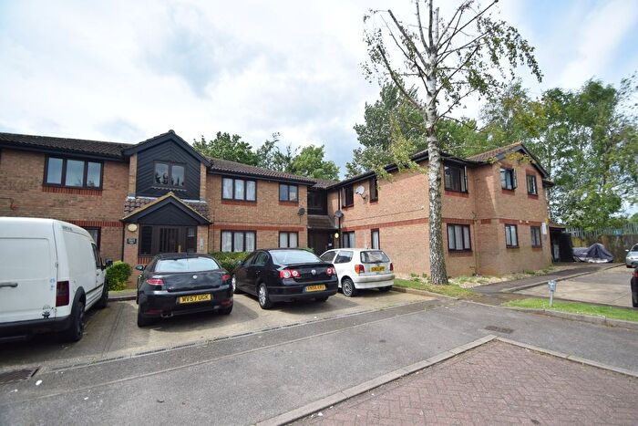 1 Bedroom Flat To Rent In Rodeheath, Luton, Bedfordshire, LU4