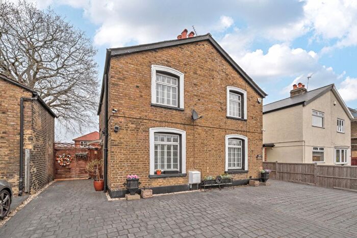 2 Bedroom Semi Detached House For Sale In Woolwich Road, Belvedere, DA17
