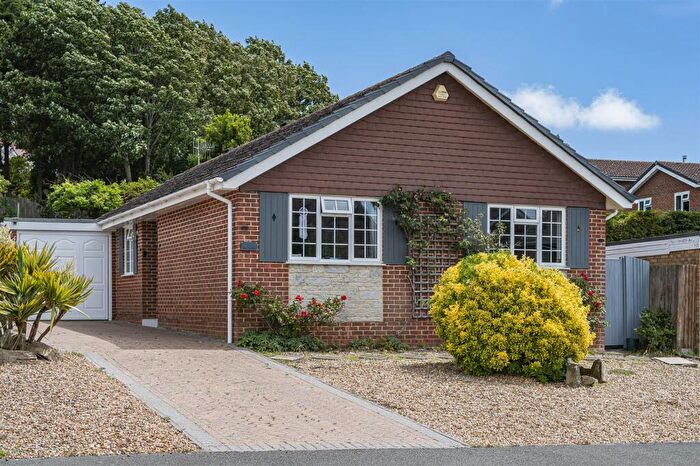 3 Bedroom Detached Bungalow For Sale In Princess Drive, Seaford, BN25