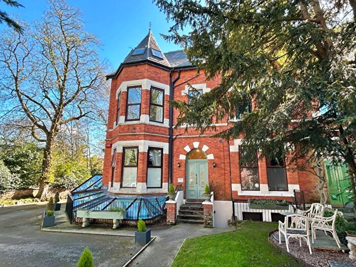 2 Bedroom Flat For Sale In Palatine Road, Didsbury, M20
