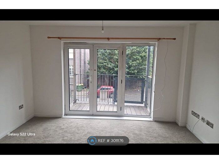 2 Bedroom Flat To Rent In Grove Crescent Road, London, E15