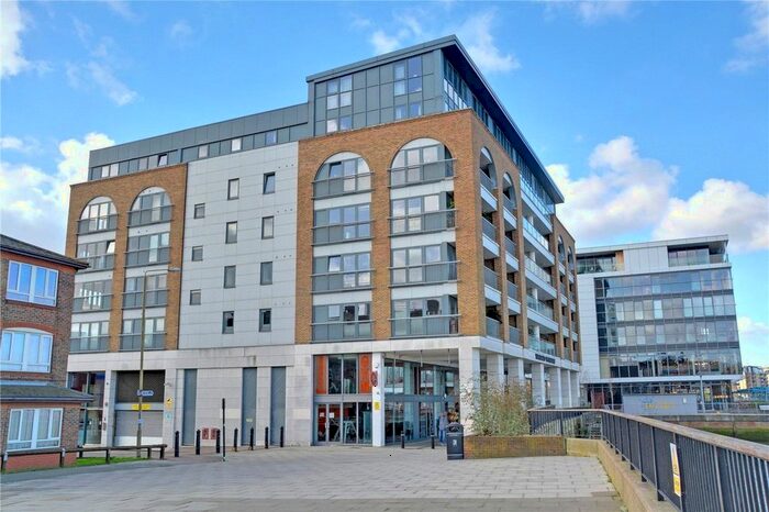 2 Bedroom Flat To Rent In Wood Wharf Apartments, Horseferry Place, London, SE10