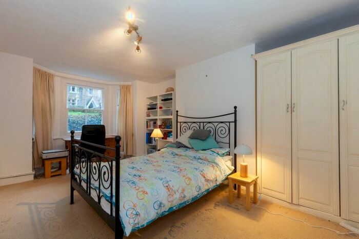 2 Bedroom Flat For Sale In Warnborough Road, Oxford, OX2